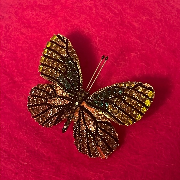 Beautiful Butterfly Brooch - Picture 1 of 4